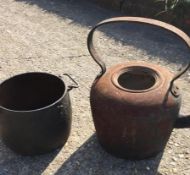 Cast iron 10 pint pot by Holcraft and an antique case iron kettle