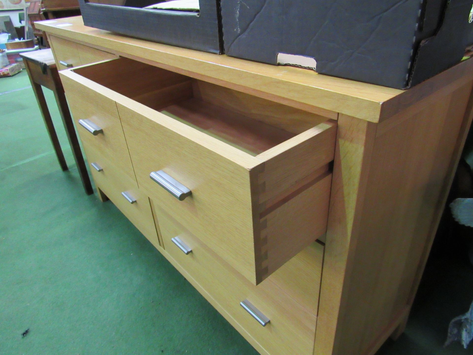 Laminated oak long chest of 6 drawers. 142 x 43 x 84cms. Estimate £80-100. - Image 3 of 3