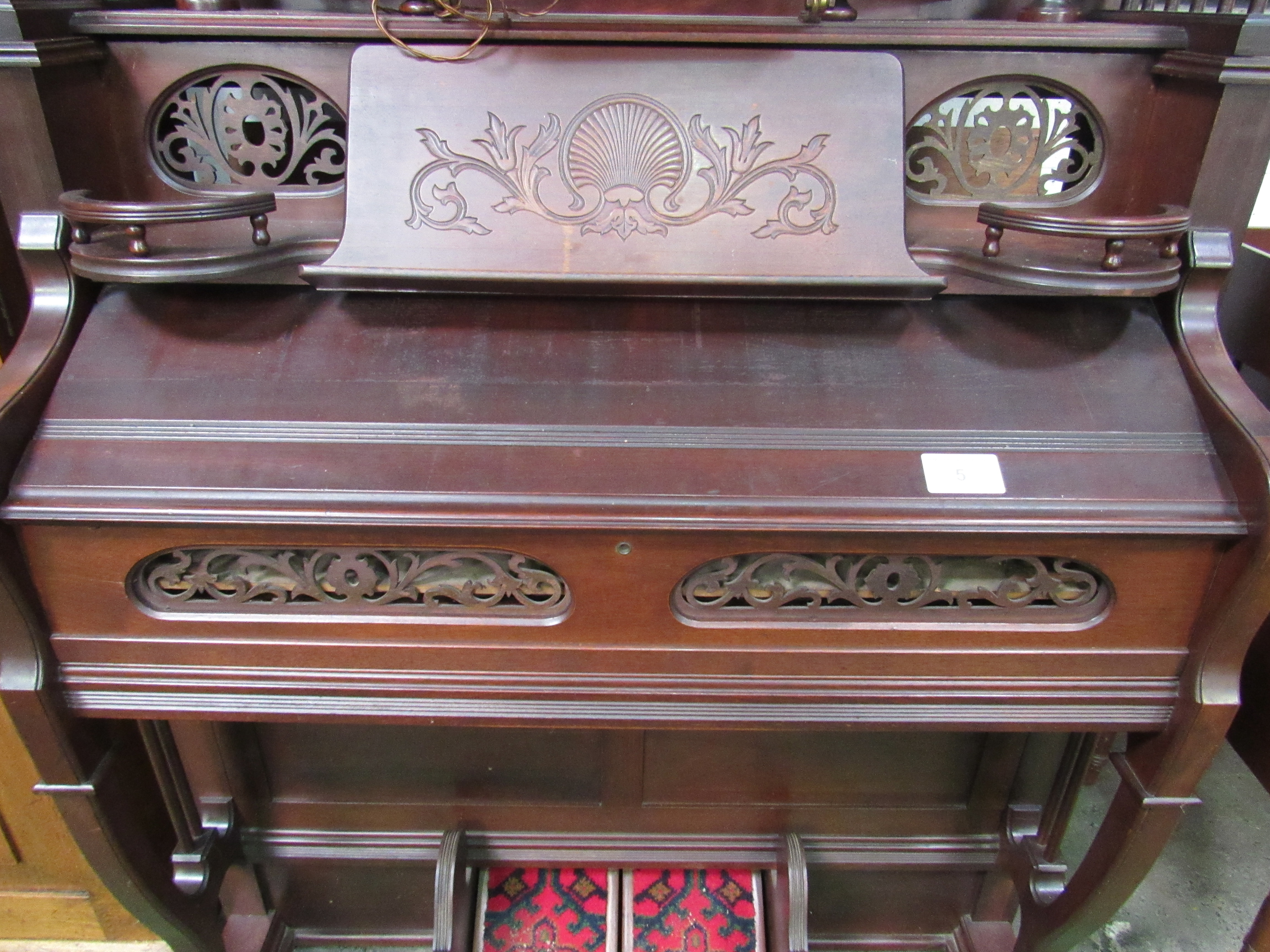 Victorian style decorated mahogany organ by Estey Organ Co., Brattleboro, Vermont, USA. 110 x 60 x - Image 4 of 4