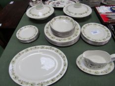 29 pieces of Royal Doulton Vanity Fair part dinnerware. Estimate £30-40