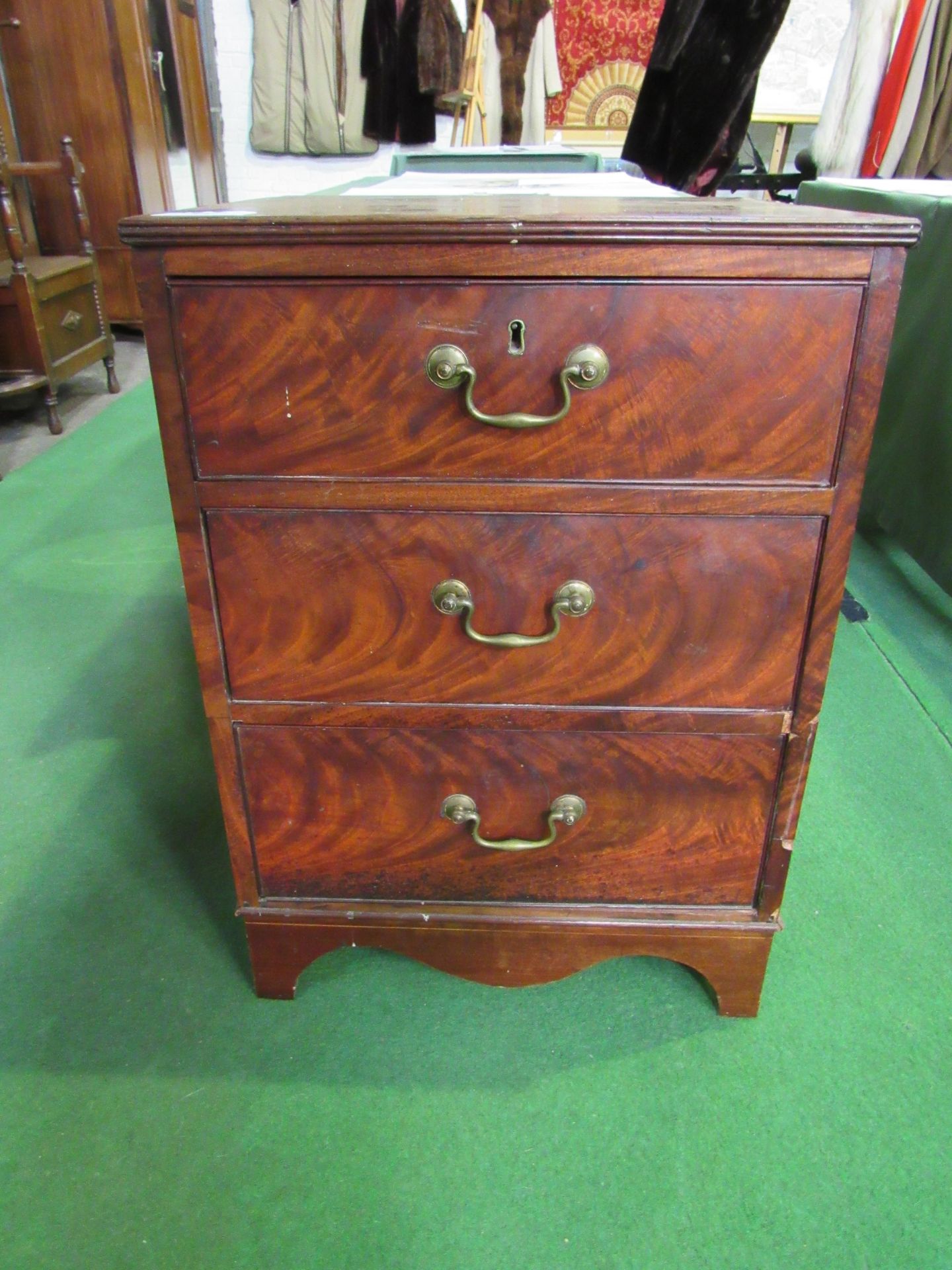 Mahogany small chest of 3 graduated drawers, 53 x 49 x 74cms. Estimate £10-20