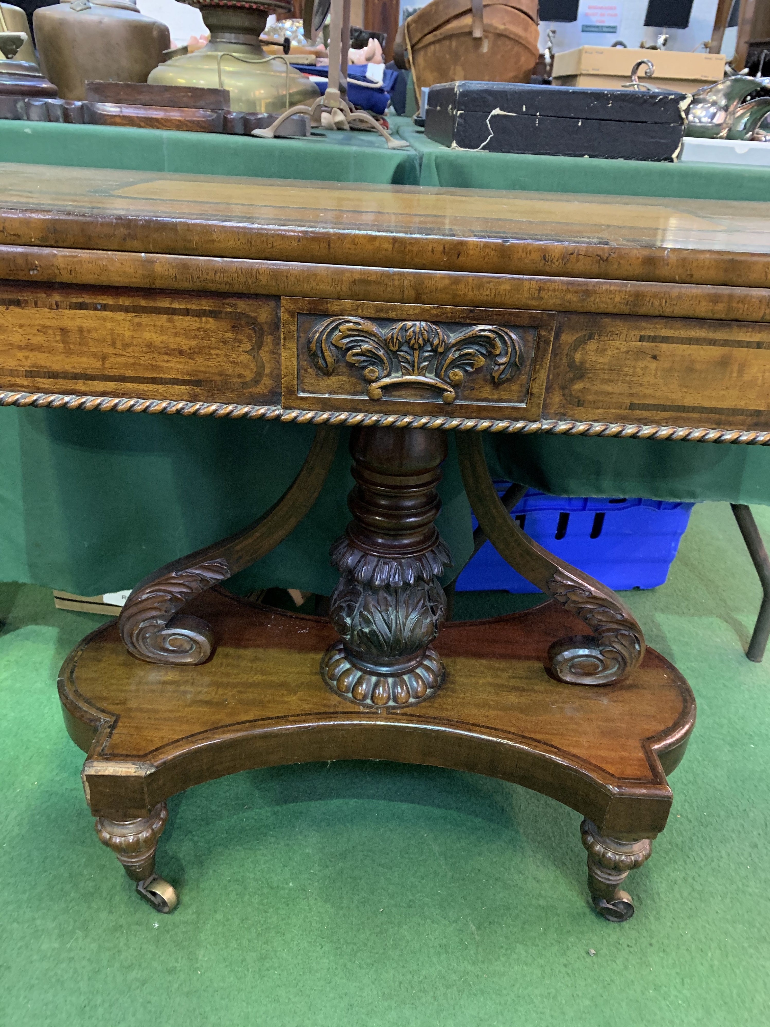 Mahogany inlaid fold-over top card table on single pedestal with scrolled supports to 4 legs on - Image 2 of 3