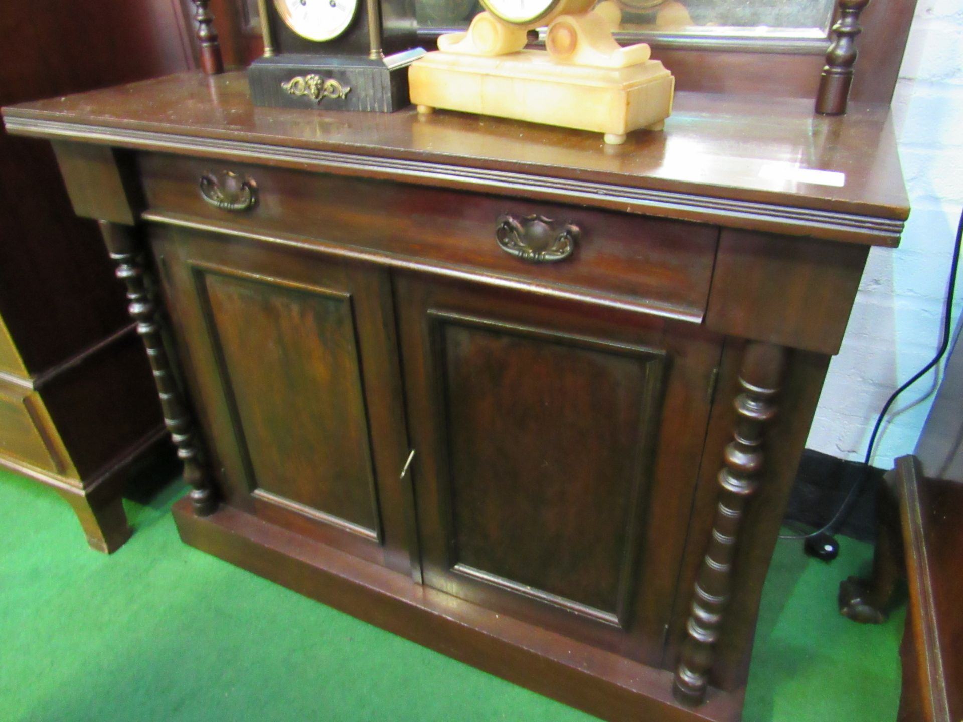 Mahogany chiffonier with mirror back, 103 x 42 x 144cms. Estimate £30-50 - Image 3 of 4