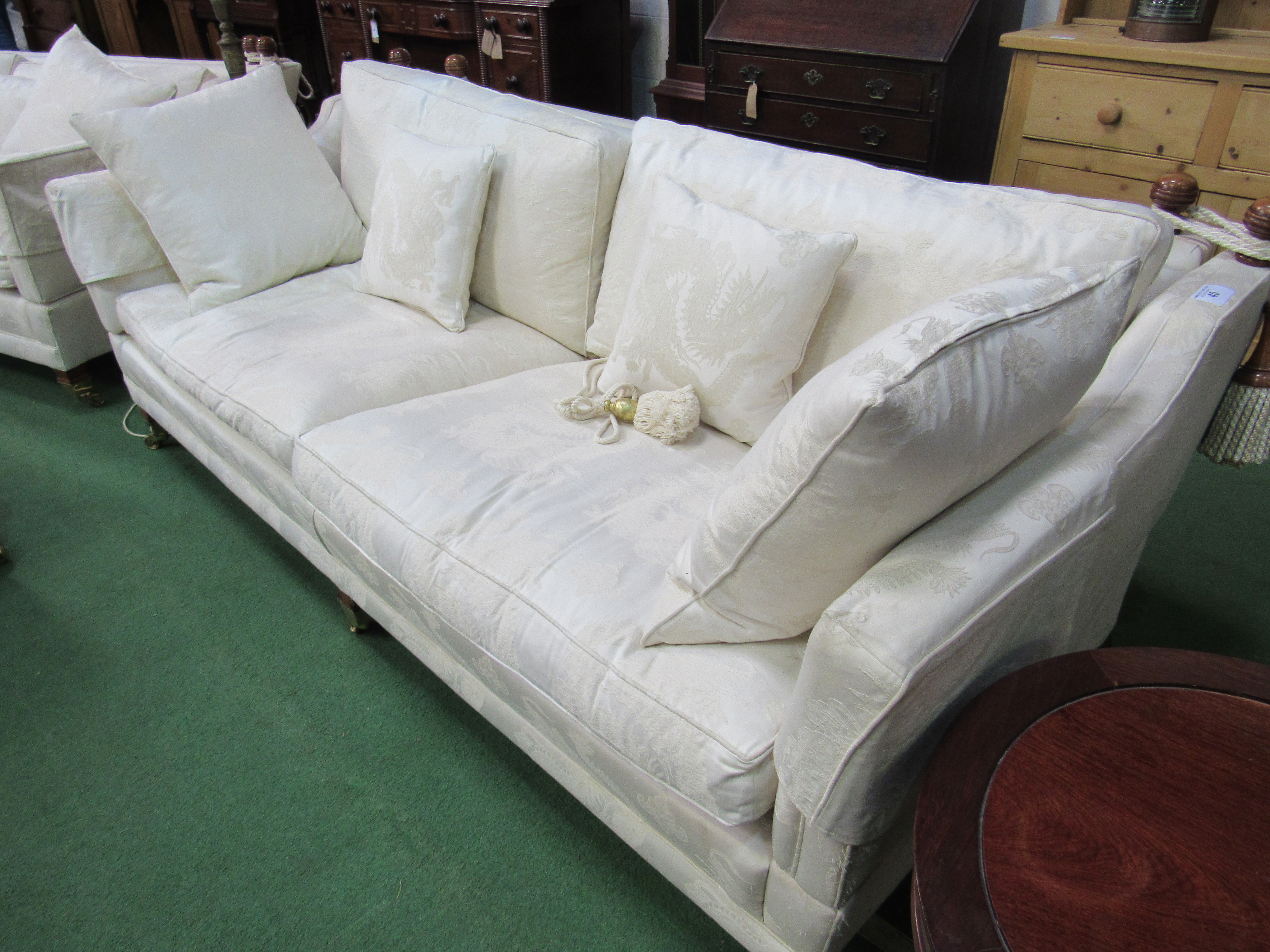 Duresta Trafalgar knowl-style cream upholstered sofa complete with scatter cushions, 230 x 110 x - Image 2 of 4