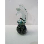 Coloured glass horse's head figurine. Estimate £20-30.