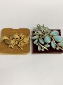 2 Brooches by Exquisite designed from the 50's signed.  Est £10-15