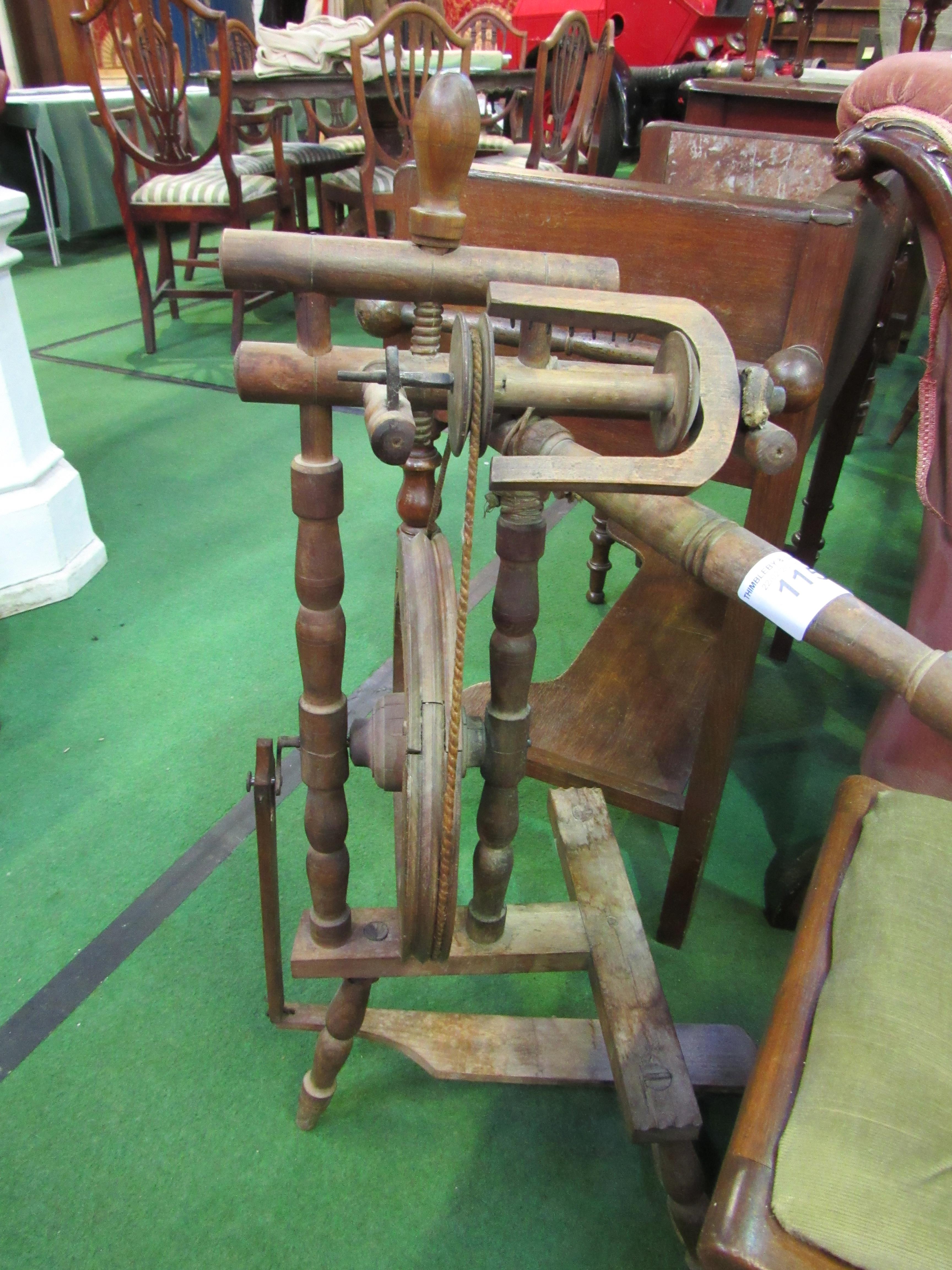 Vintage small spinning wheel. Estimate £20-30 - Image 2 of 2