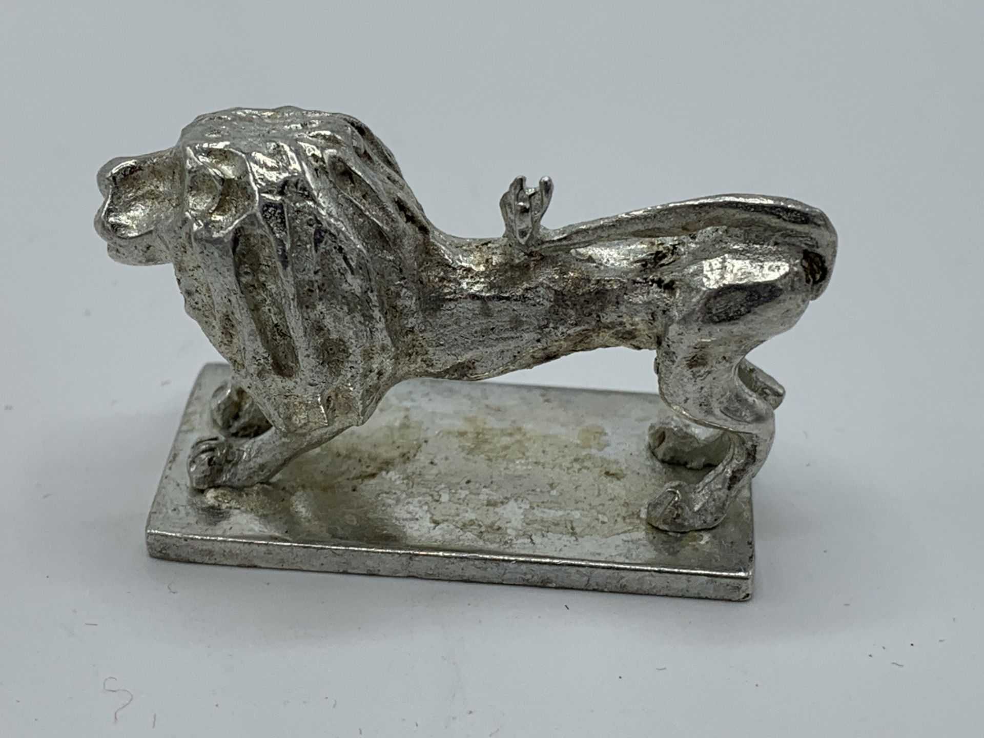 Bier of Israel silver lion. Estimate £25-35. - Image 2 of 2