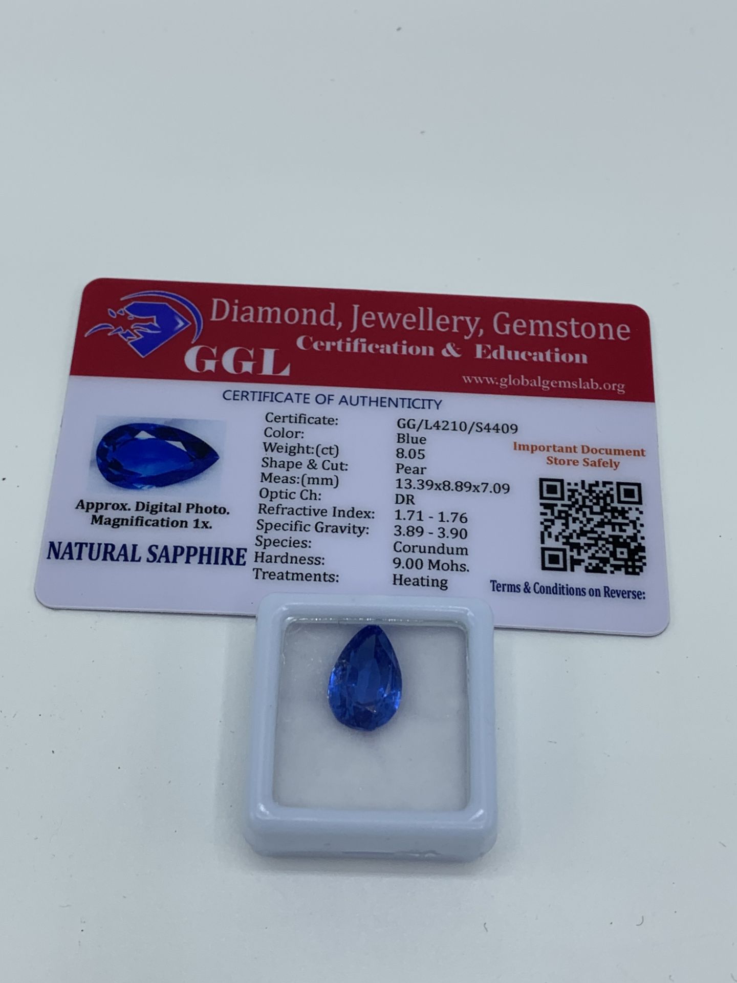 Pear cut blue sapphire, weight 8.05ct with certificate. Estimate £40-50.