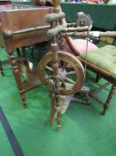 Vintage small spinning wheel. Estimate £20-30