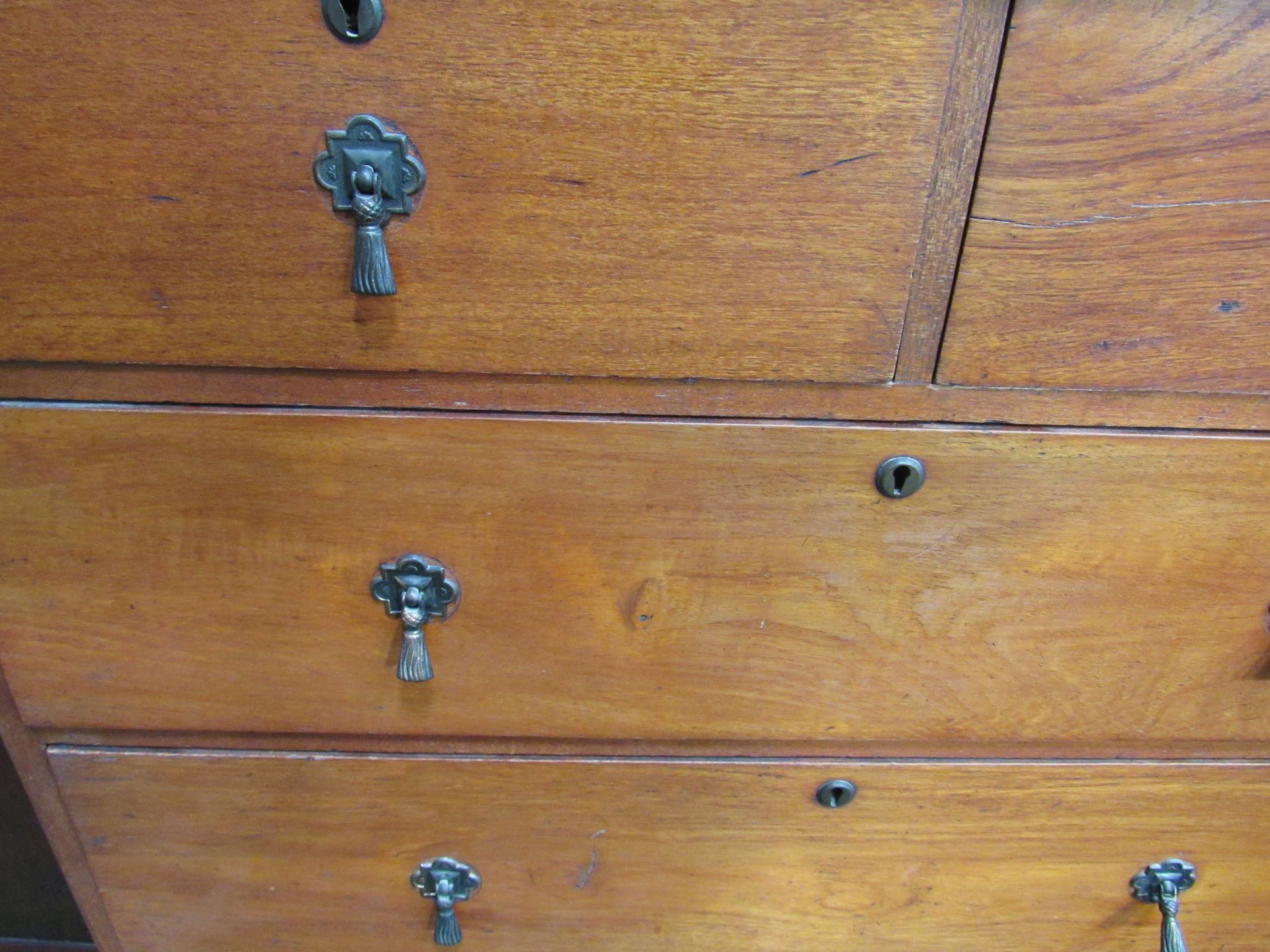 Mahogany 2 over 3 chest of drawers on bun feet. 103 x 50 x 110. Estimate £30-50. - Image 3 of 4