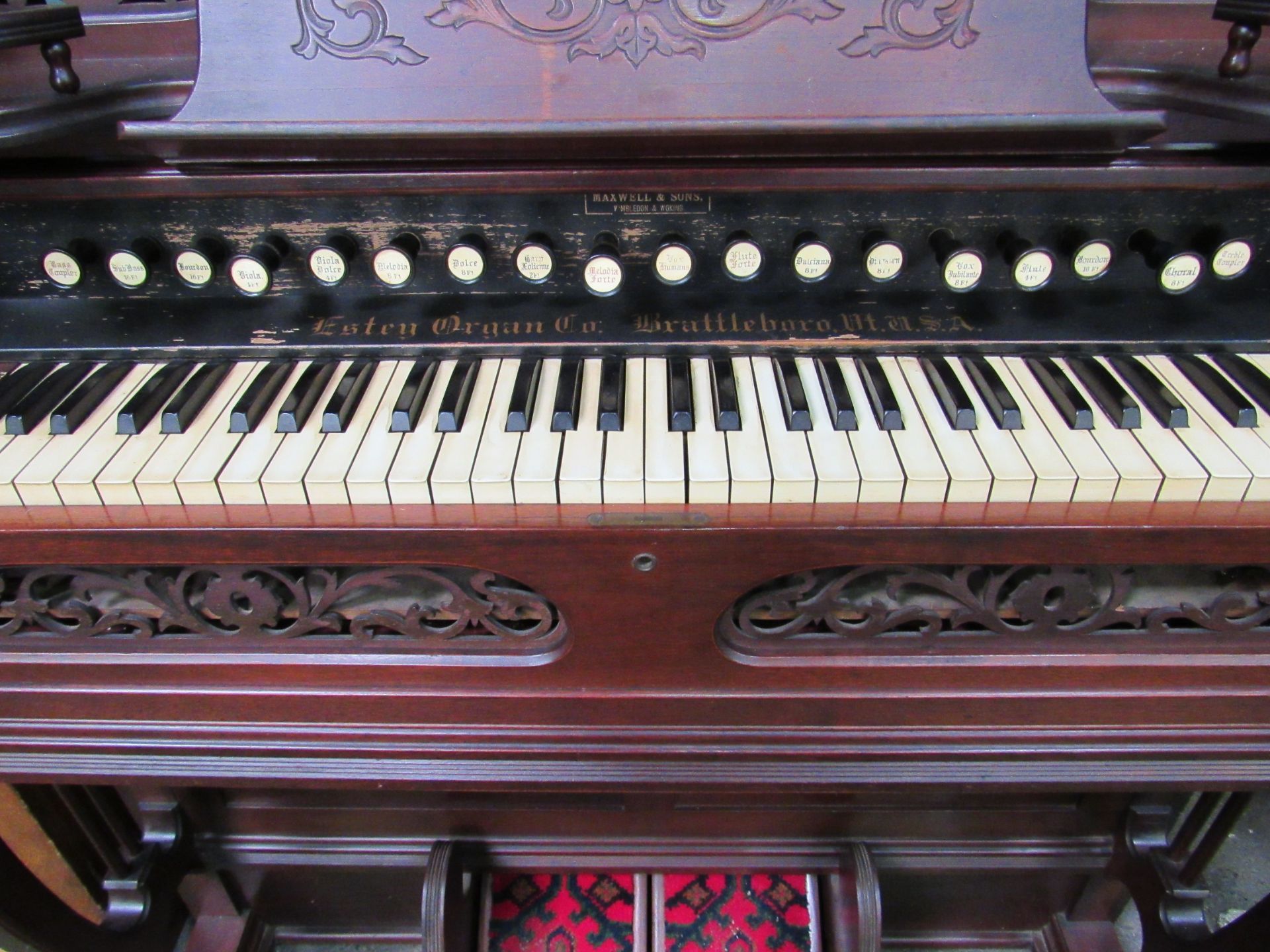 Victorian style decorated mahogany organ by Estey Organ Co., Brattleboro, Vermont, USA. 110 x 60 x - Image 2 of 4