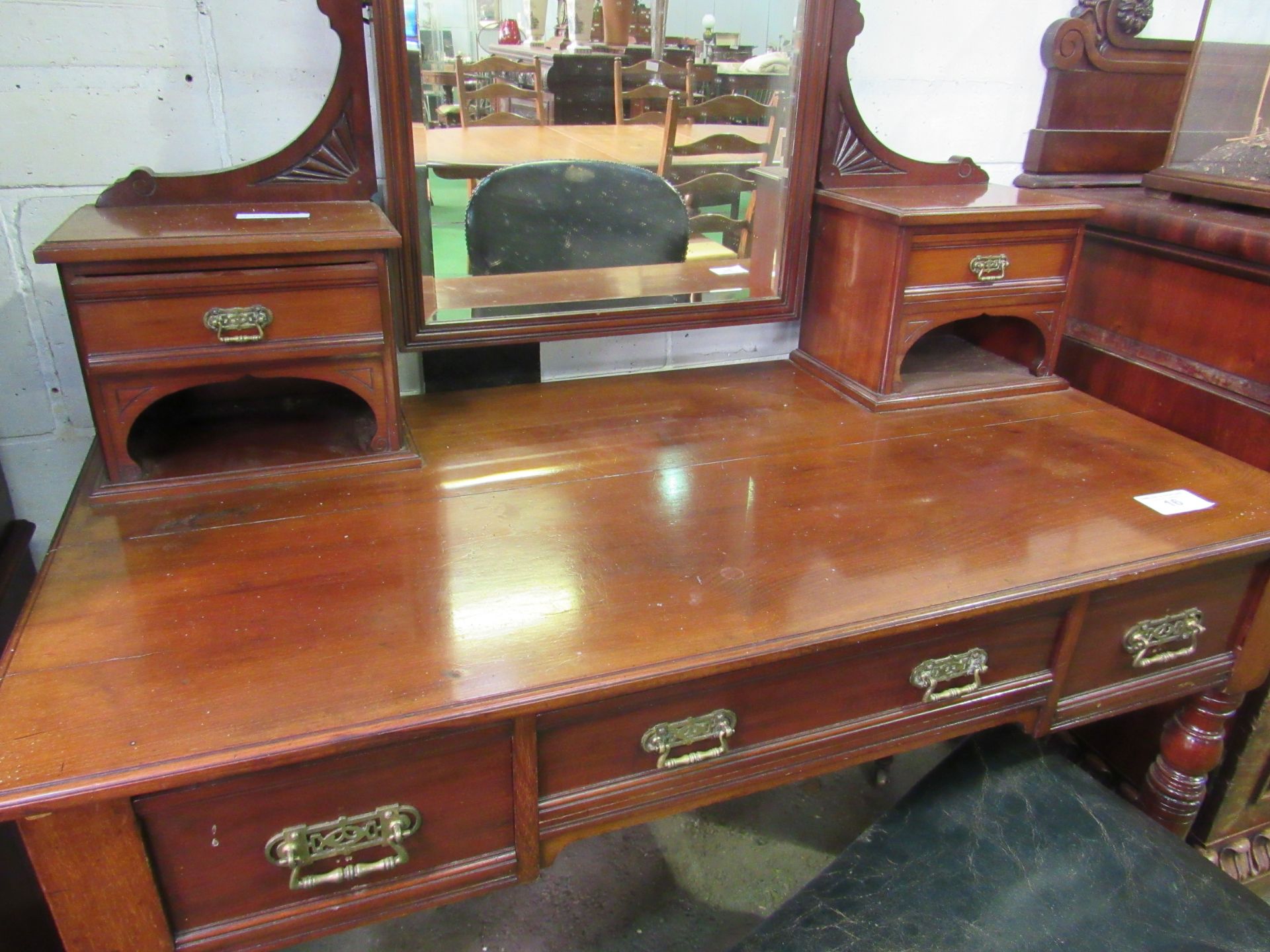 Mahogany dressing table with three frieze drawers, mirror flanked by two small cabinets, turned legs - Image 2 of 4
