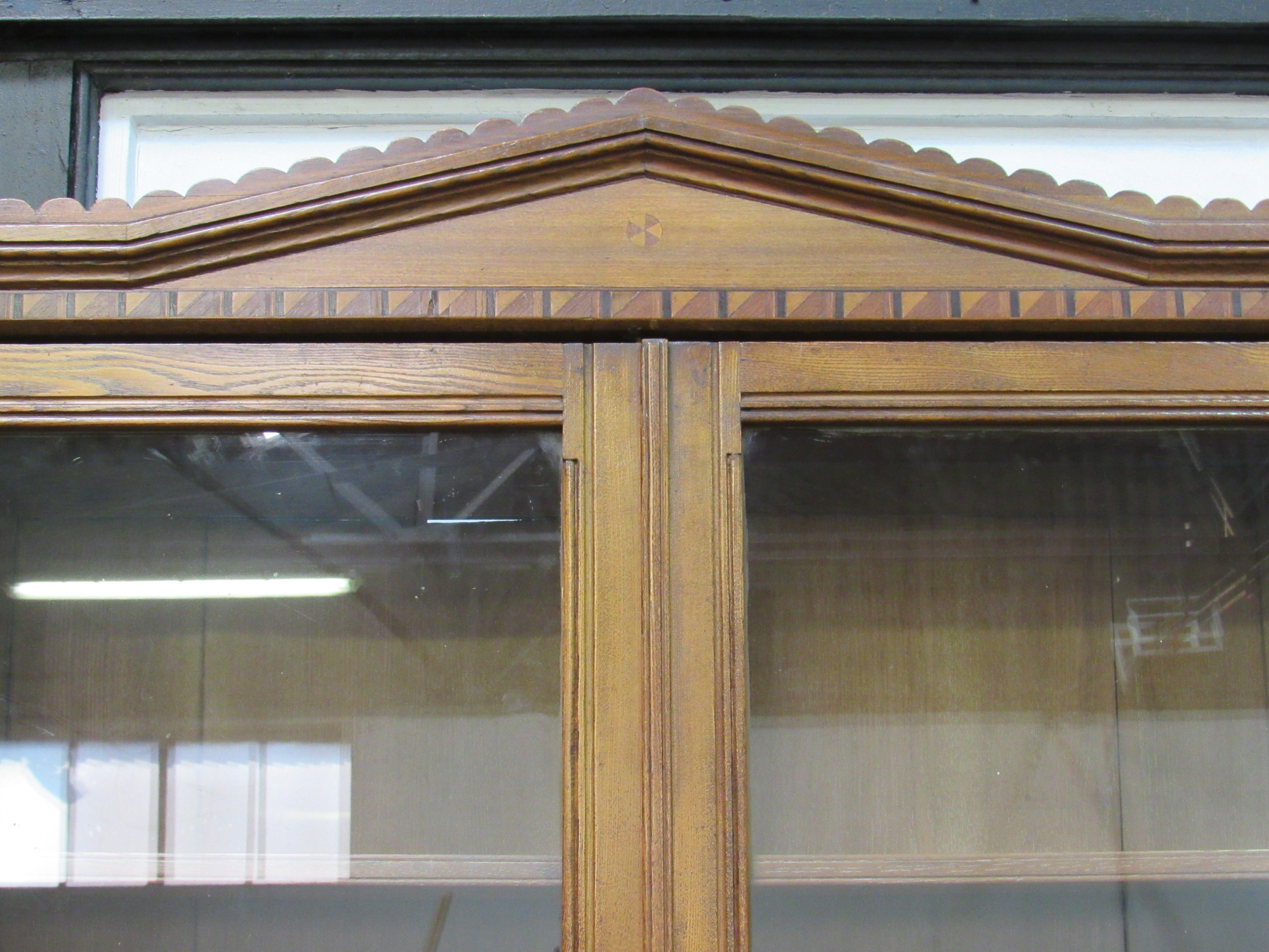 Oak glass top display cabinet with mirror and 2 cupboards to base. 210 x 42 x 236cms. Estimate £50- - Image 4 of 6