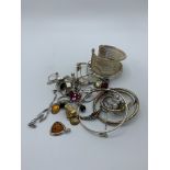 Bag of silver 925 jewellery. Estimate £20-30.