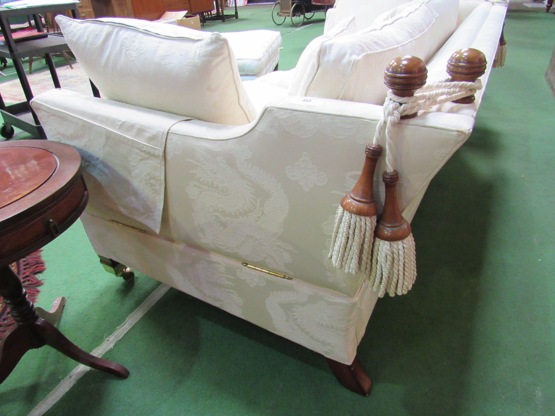 Duresta Trafalgar knowl-style cream upholstered sofa complete with scatter cushions, 230 x 110 x - Image 3 of 4