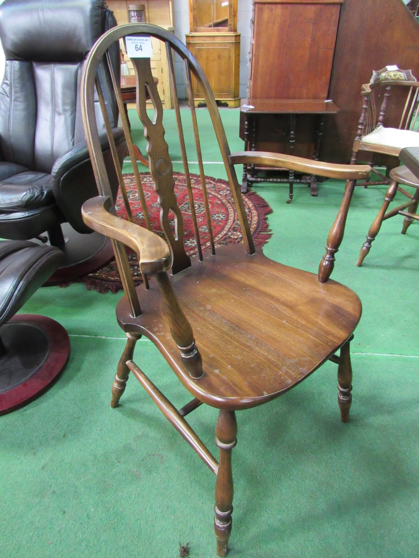 6 rail back shaped seat chairs and 2 matching carvers. Estimate £40-60. - Image 2 of 4