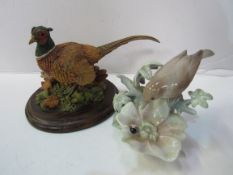 Country Artists Cock Pheasant figure & Lladro bird figurine. Estimate £10-20.