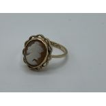 9ct gold cameo ring, weight 2.6gm, size M. Estimate £60-80.