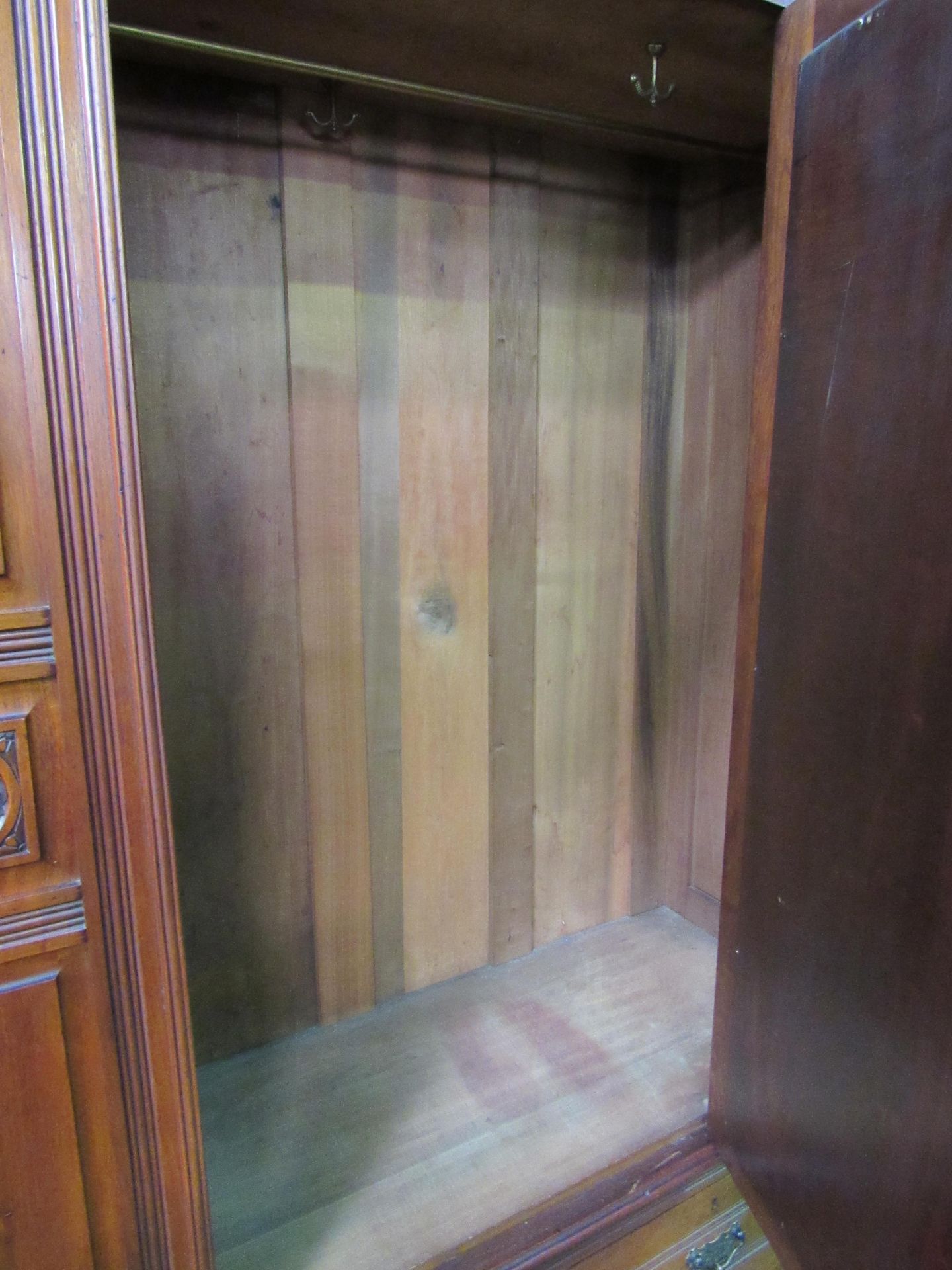 Mahogany wardrobe with mirror door over 2 and 1 drawers. 132 x 51 x 207cms. Estimate £30-50. - Image 4 of 4