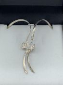 Italian silver 925, flat snake links bow necklace in box. Estimate £25-30.