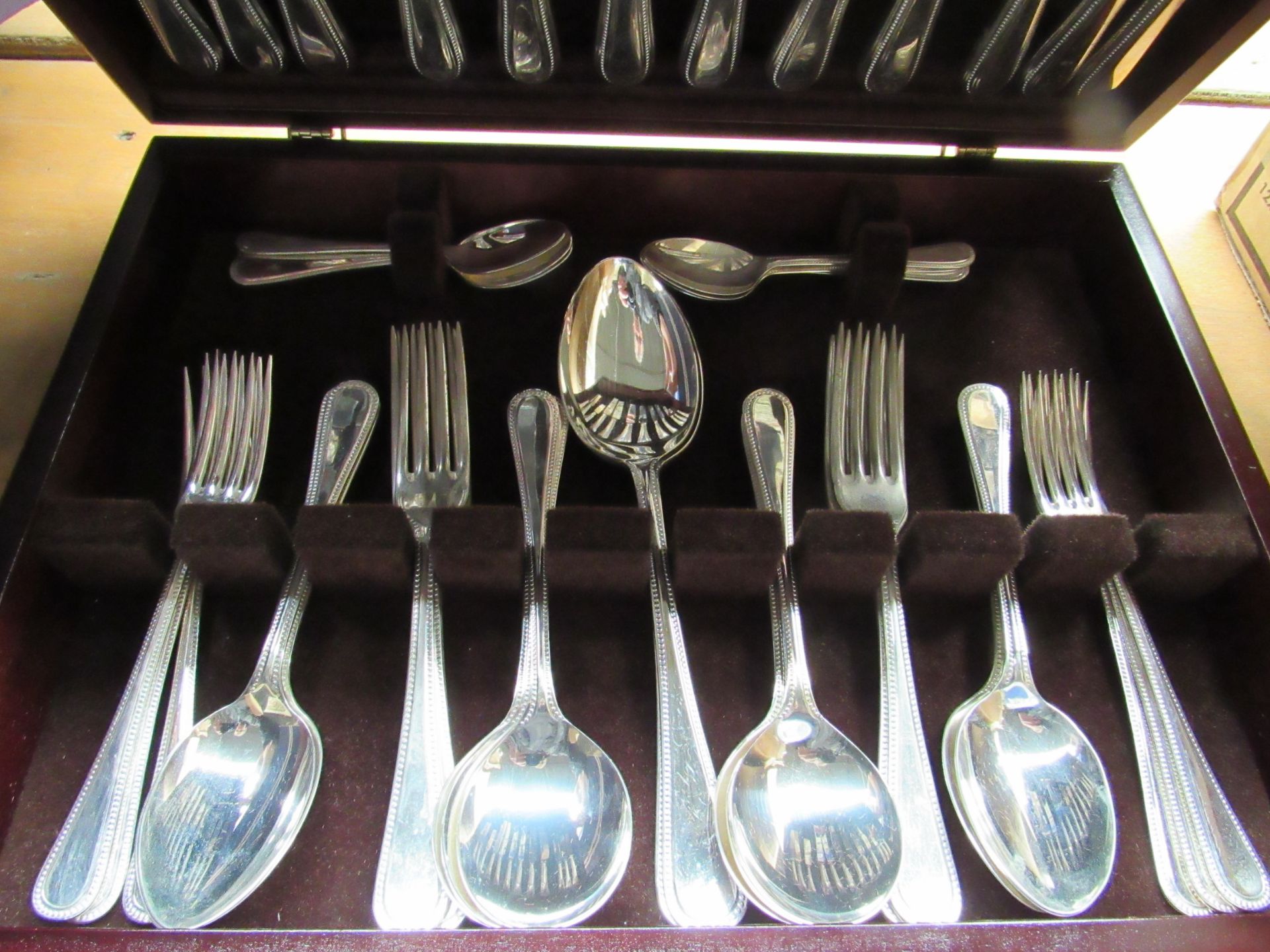 Large quantity of modern silver-plated items. - Image 4 of 4