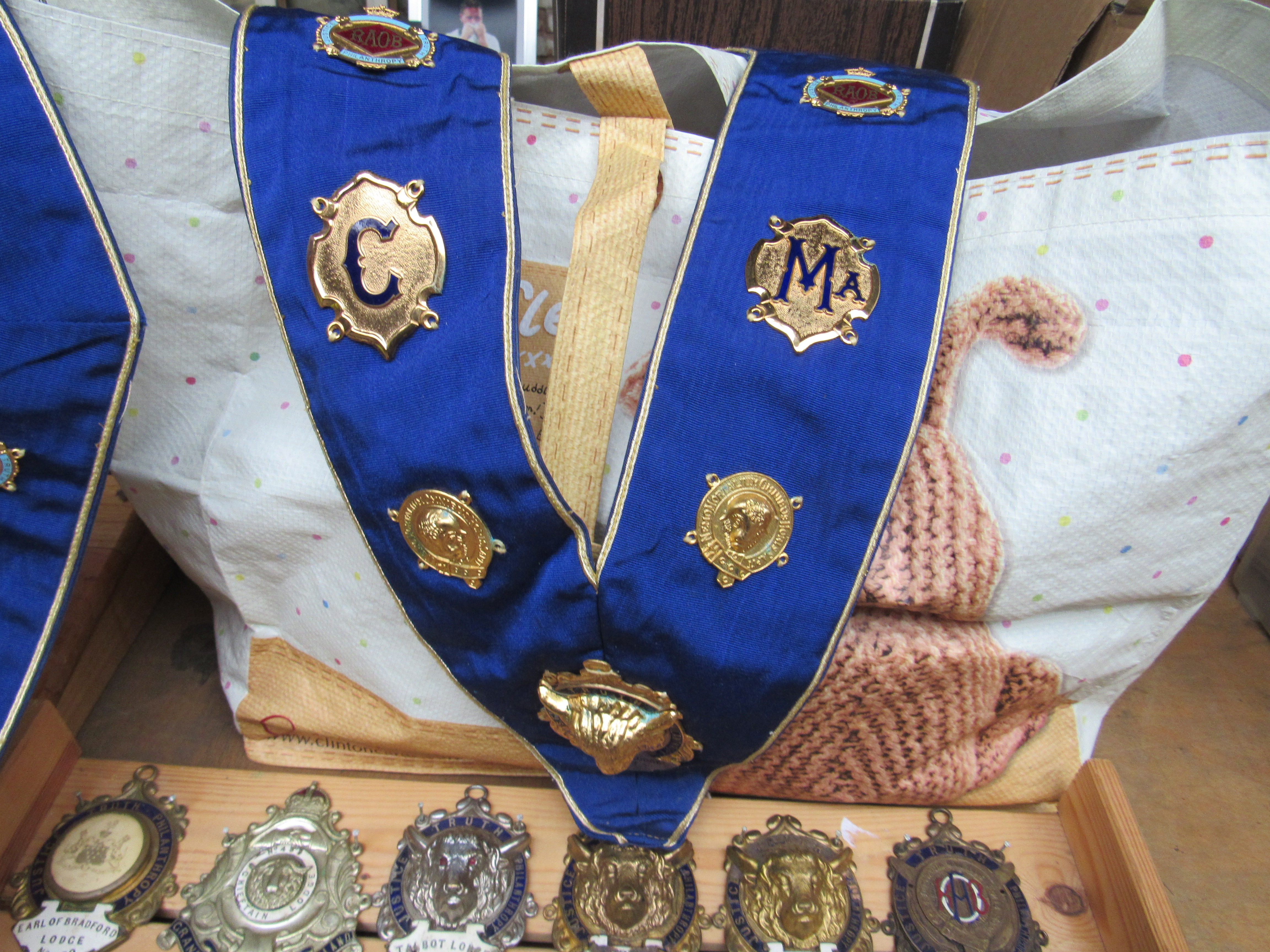 Quantity of ""Royal Association of the Buffalo"" badges, garters and display shelves. - Image 2 of 3