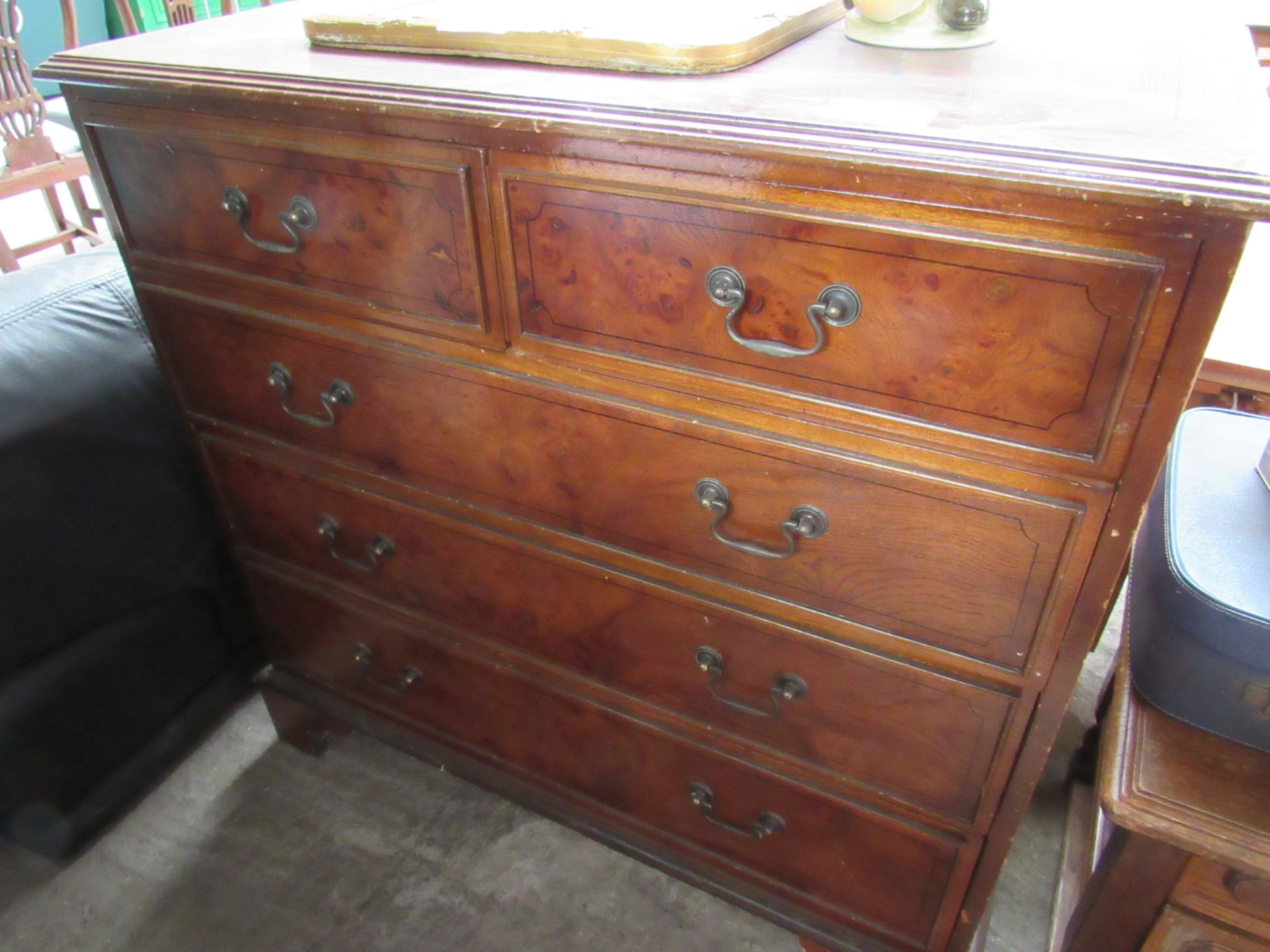 Chest of 2 over 3 drawers.