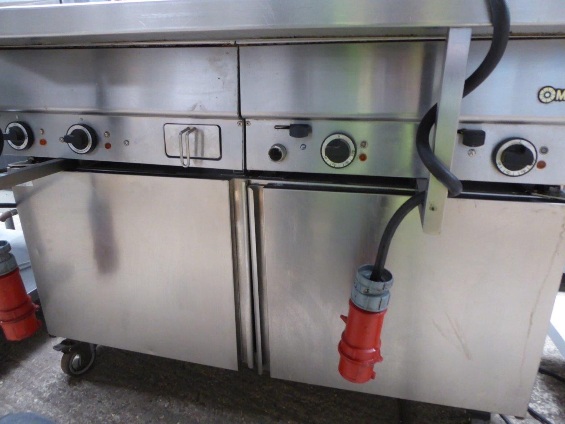 Double fryer and hot plate unit with under warmer. Estimate £450-480 - Image 4 of 4