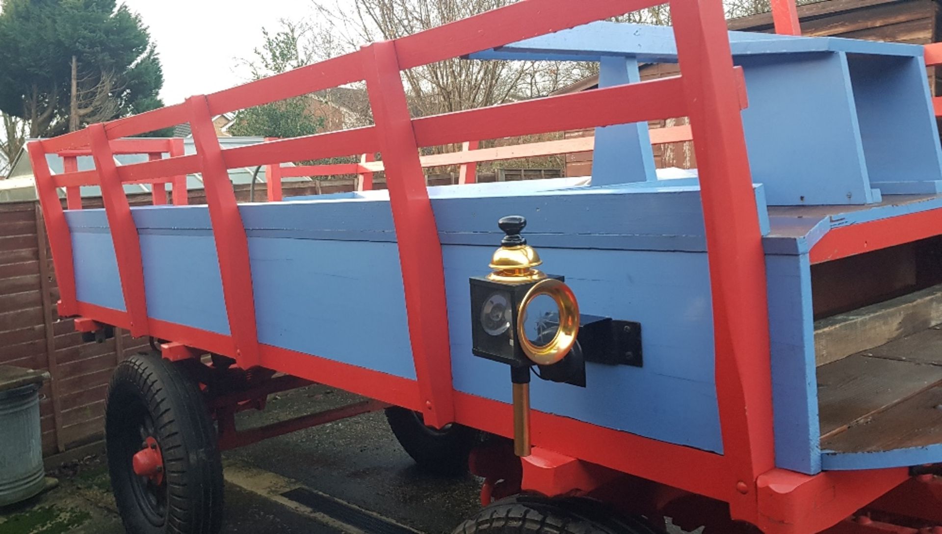 WAGONETTE to suit 17 to 19hh pair. Painted red and blue with red lining and undercarriage with - Image 5 of 8