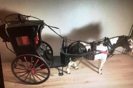 Large model of a Hansom Cab with a brown/white harnessed horse