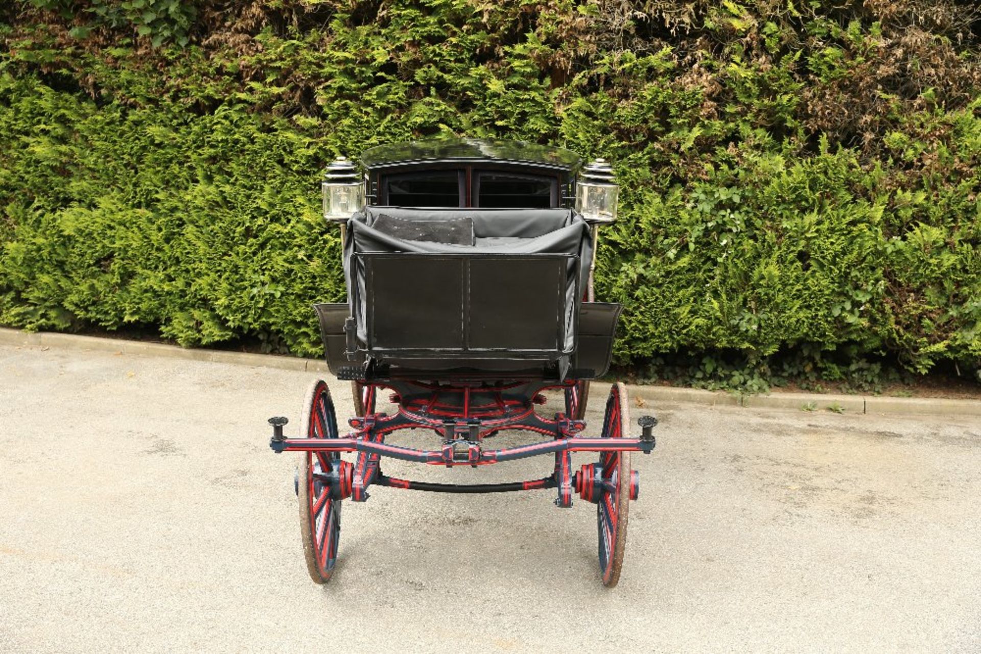 TOWN COACH built by Peters & Sons, London, pre 1850 to suit a full-size pair or team. The body is - Image 3 of 6