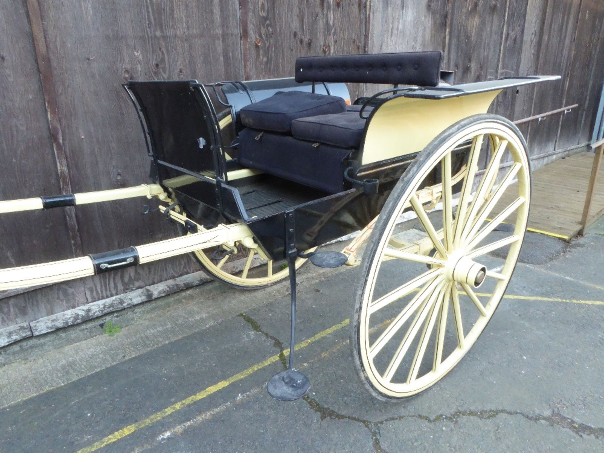 RALLI CAR built by Thorne of Norwich, circa 1900 to suit 14.3 to 15hh. Painted black with primrose - Image 3 of 4