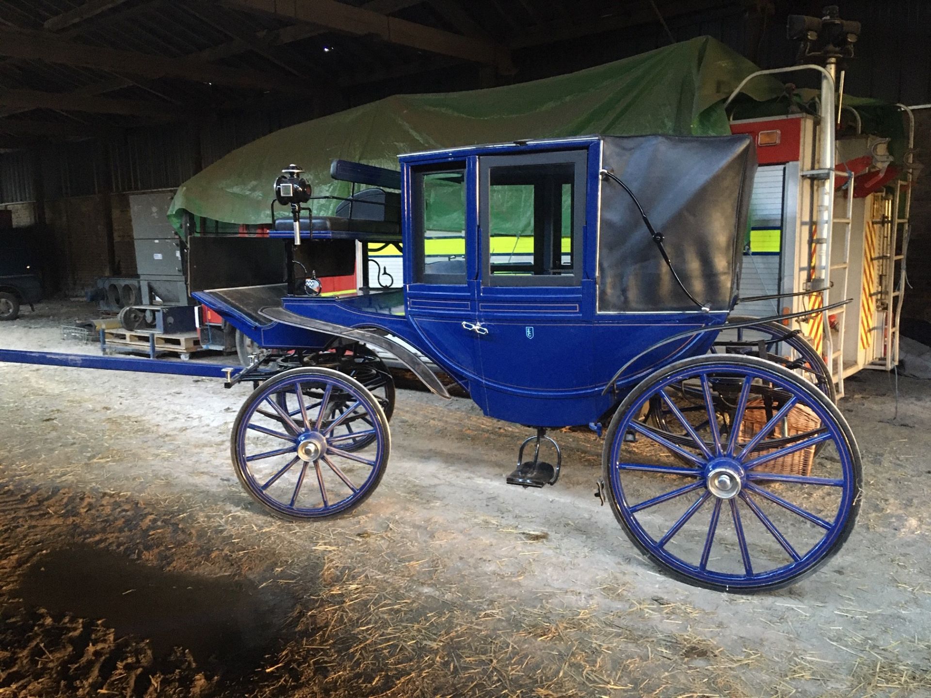 GLASS FRONTED LANDAU built circa 1990 to suit 15hh pair or team. Painted blue, suitable for all - Image 2 of 2