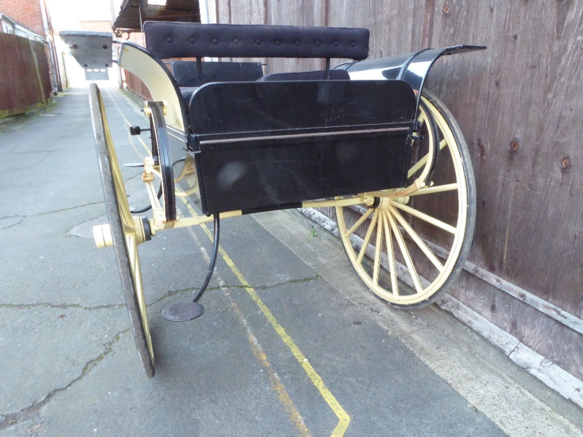 RALLI CAR built by Thorne of Norwich, circa 1900 to suit 14.3 to 15hh. Painted black with primrose - Image 4 of 4