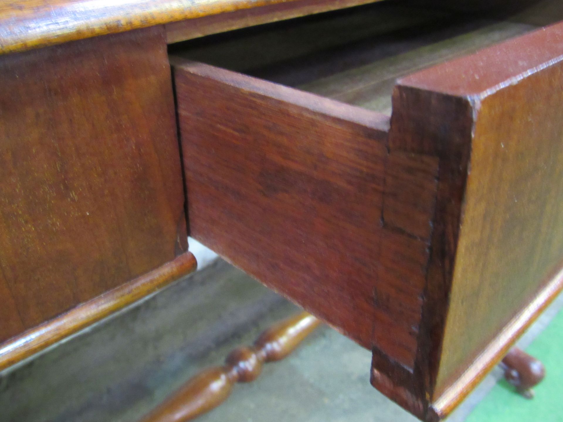 Mahogany library table with frieze drawer on turned stretcher to twin pedestals. 122 x 57 x 75cms. - Image 4 of 5