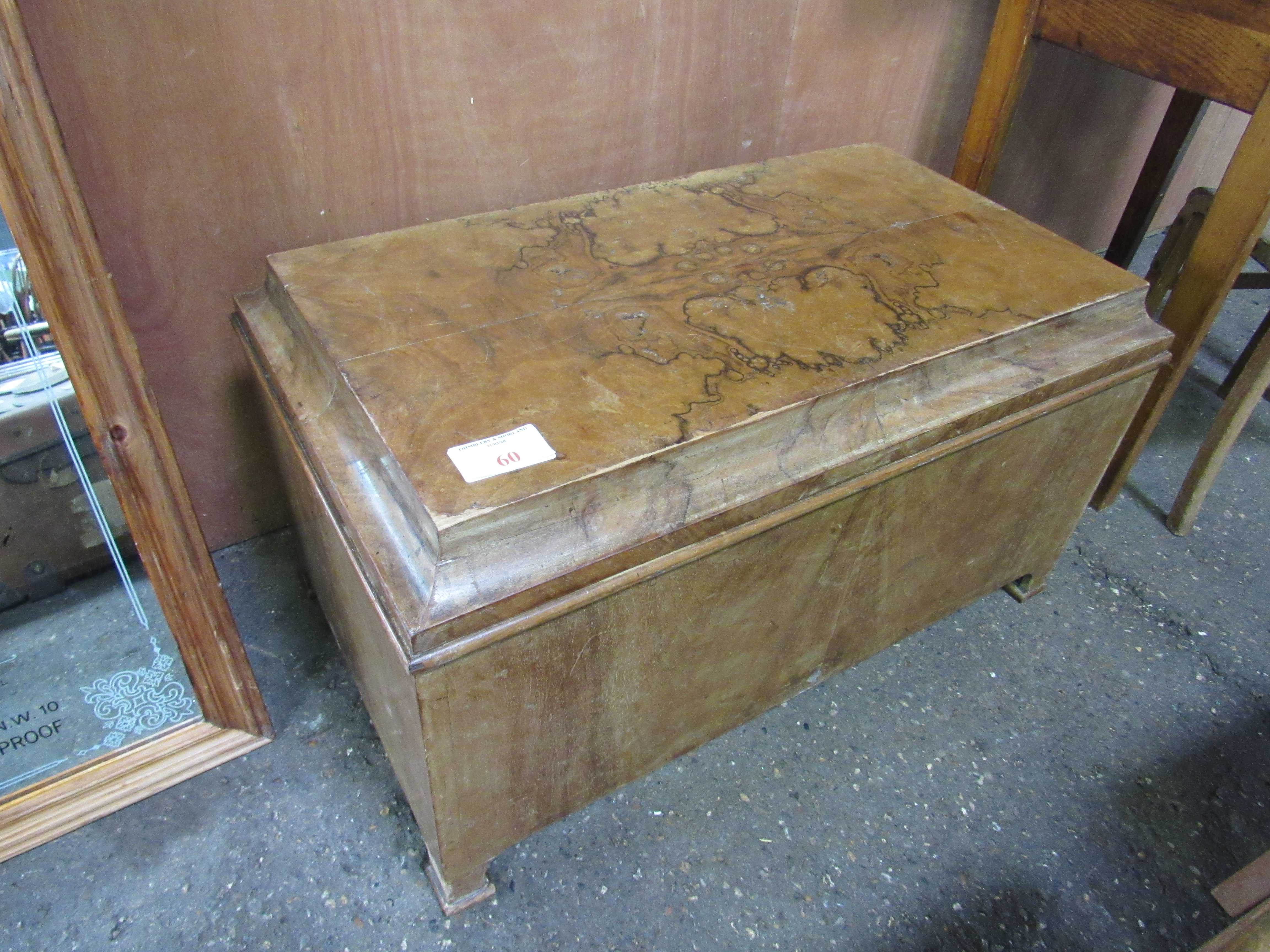 Small veneered chest, 82 x 46 x 43cms. Estimate £10-20. - Image 3 of 3