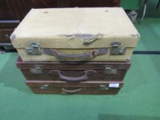 3 vintage suitcases. Estimate £35-50.