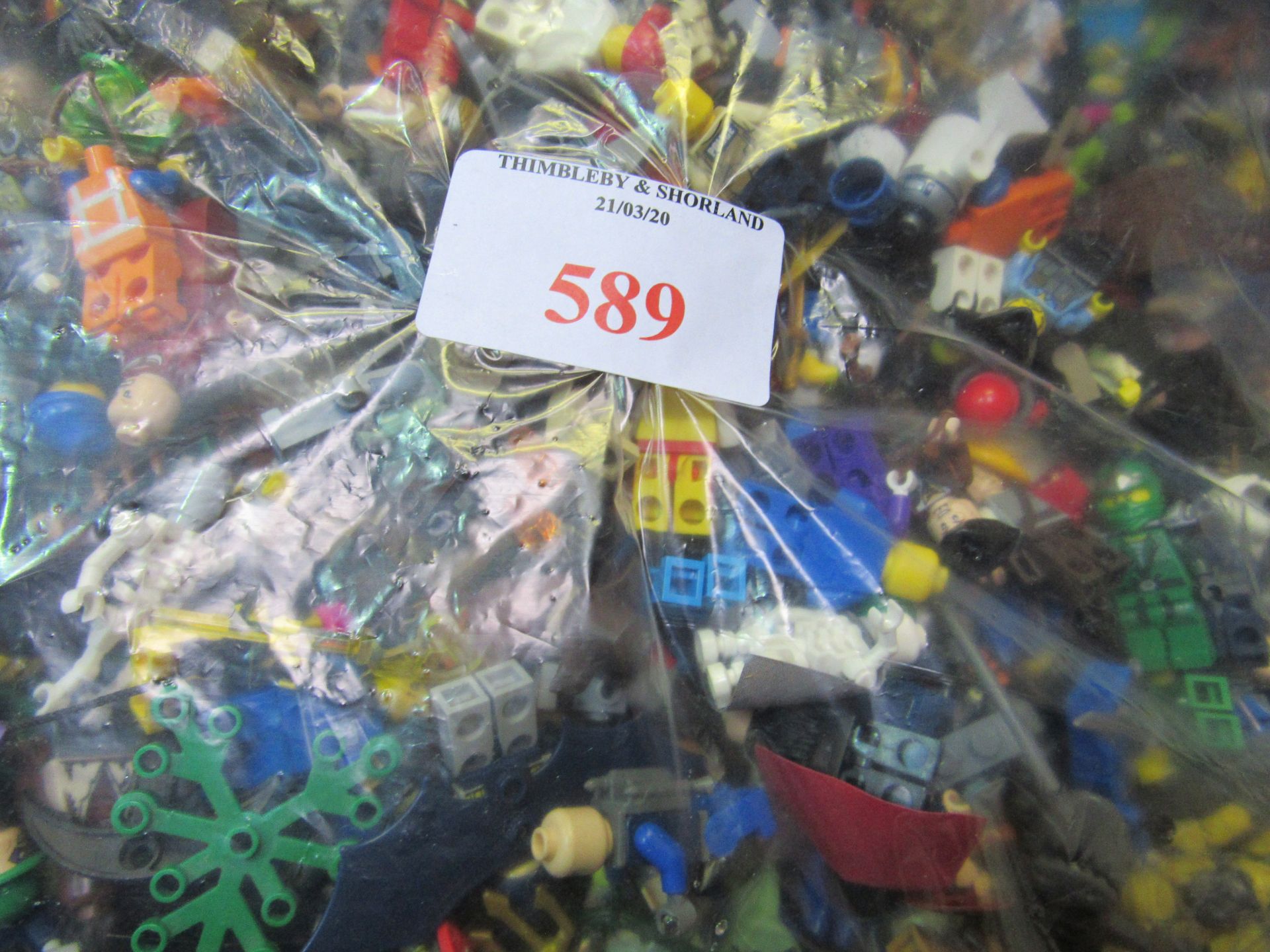 Large collection of lego mini figurines including Star Wars. Estimate £20-30.