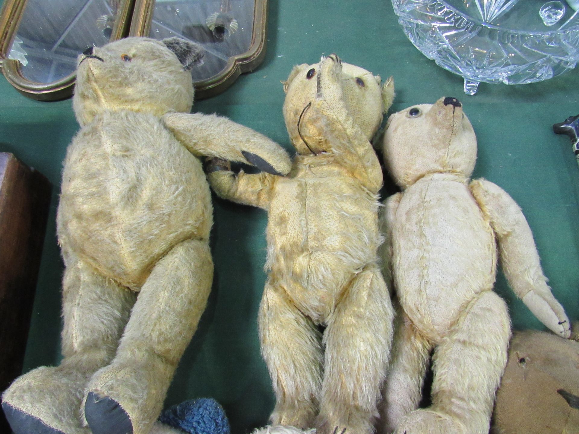 6 antique and vintage teddy bears. Estimate £60-80. - Image 2 of 2