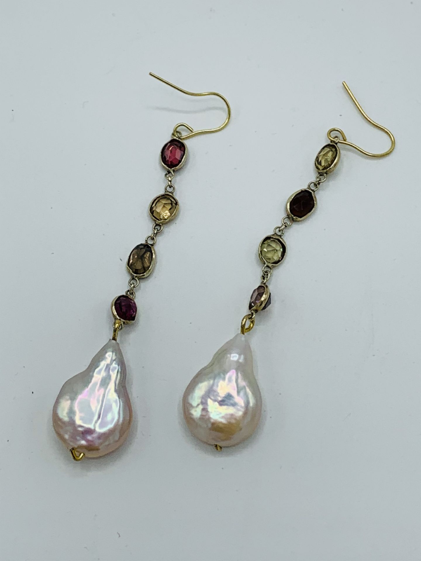 Tormaline and pearl drop earrings. Estimate £200-250. - Image 2 of 2