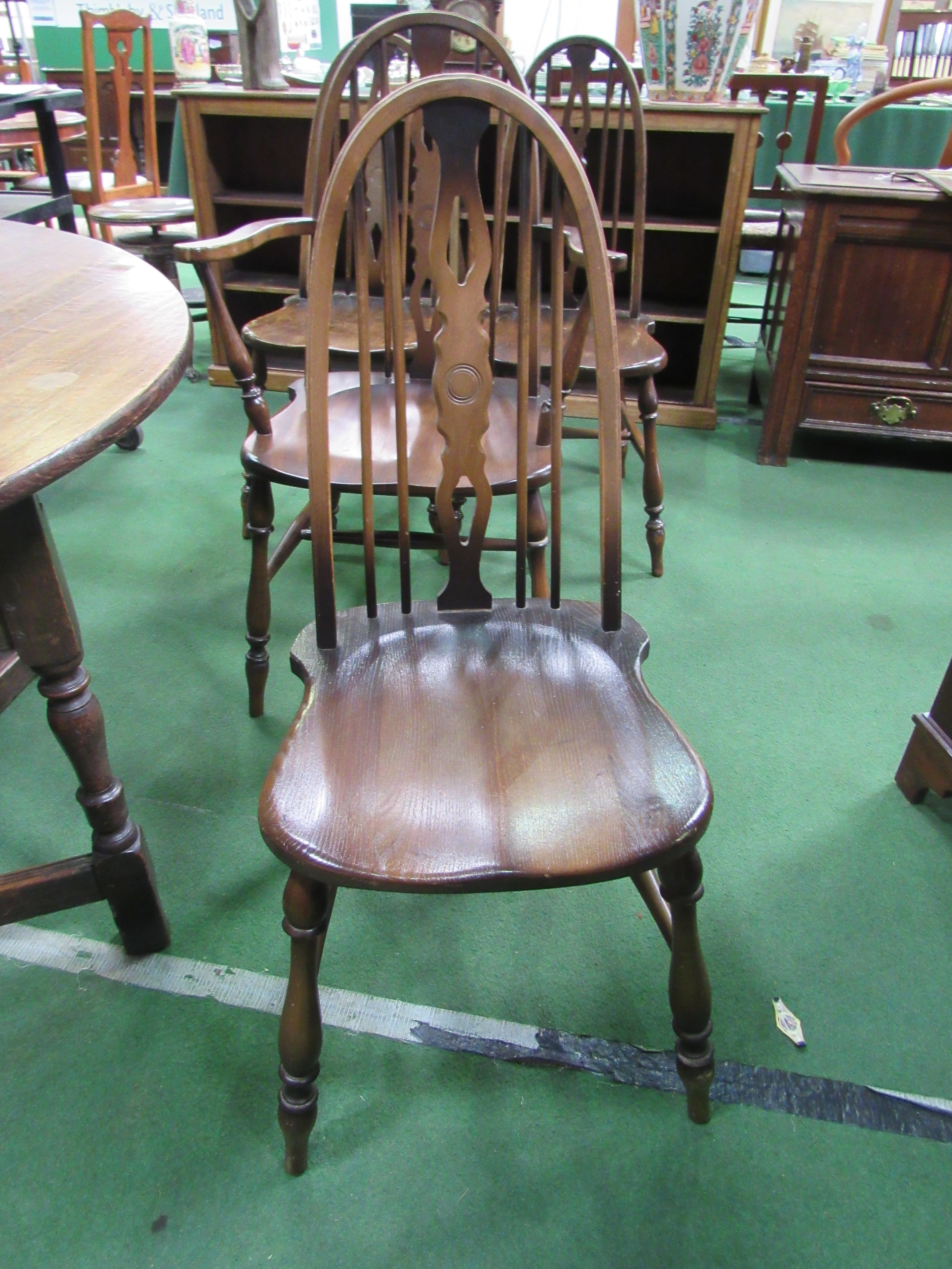 6 rail back shaped seat chairs and 2 matching carvers. Estimate £10-30. - Image 3 of 4