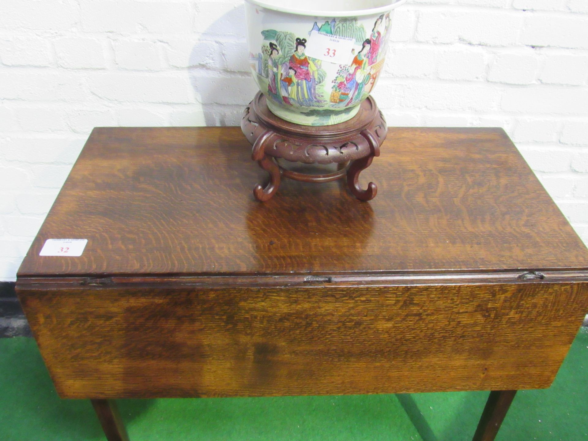 Oak drop-side table with drawer to one end, 98(open) x 87 x 74cms. Estimate £20-30. - Image 3 of 3