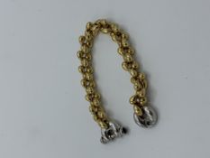 18ct yellow gold bracelet with white gold clasp, length 22cms, weight 47.8gms. Estimate £1300-1500.