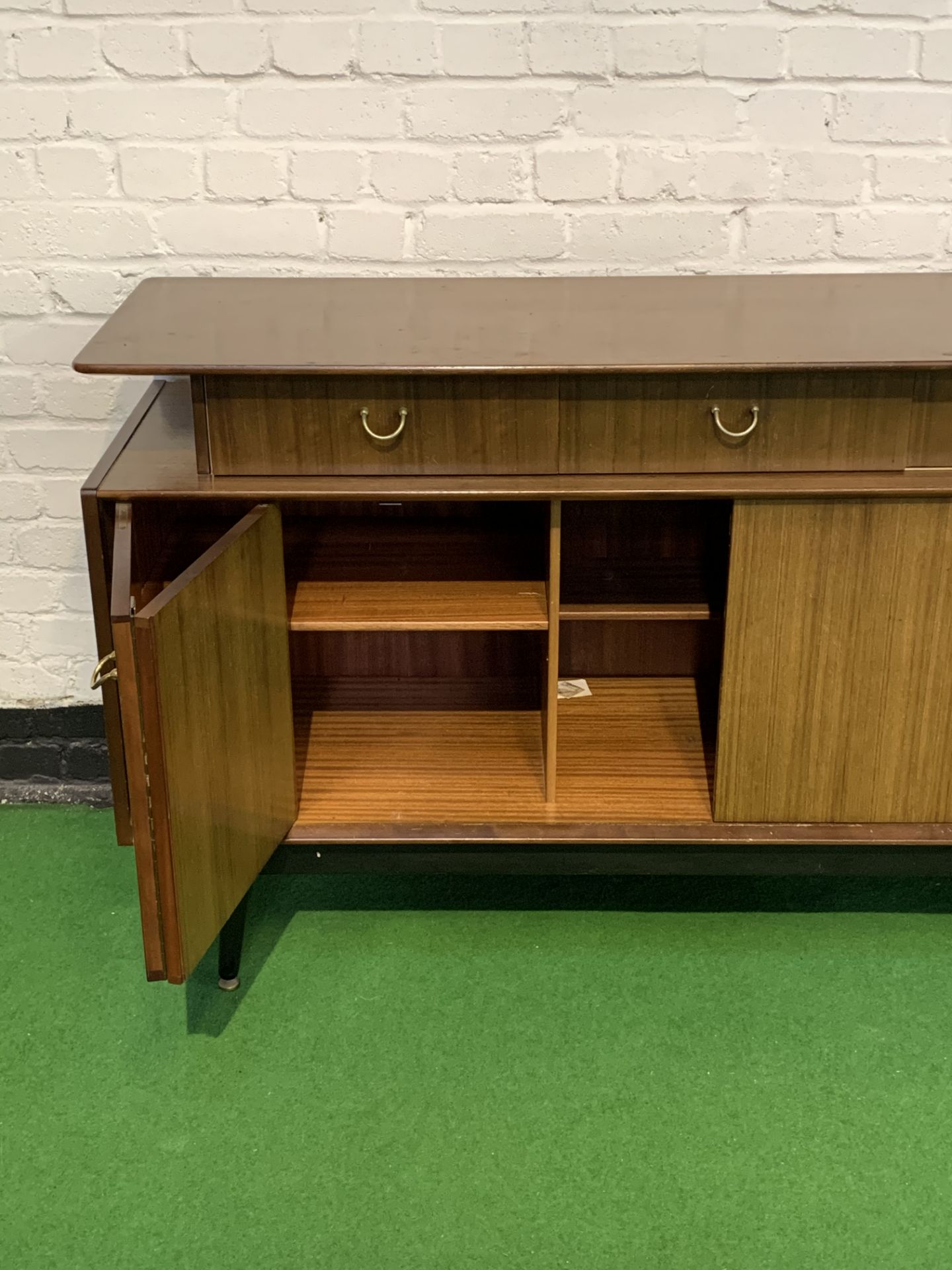 1950's 4 E. Gomme G-Plan sideboard, Tola and Black range. Made of Tola wood (African mahogany) - Image 5 of 5