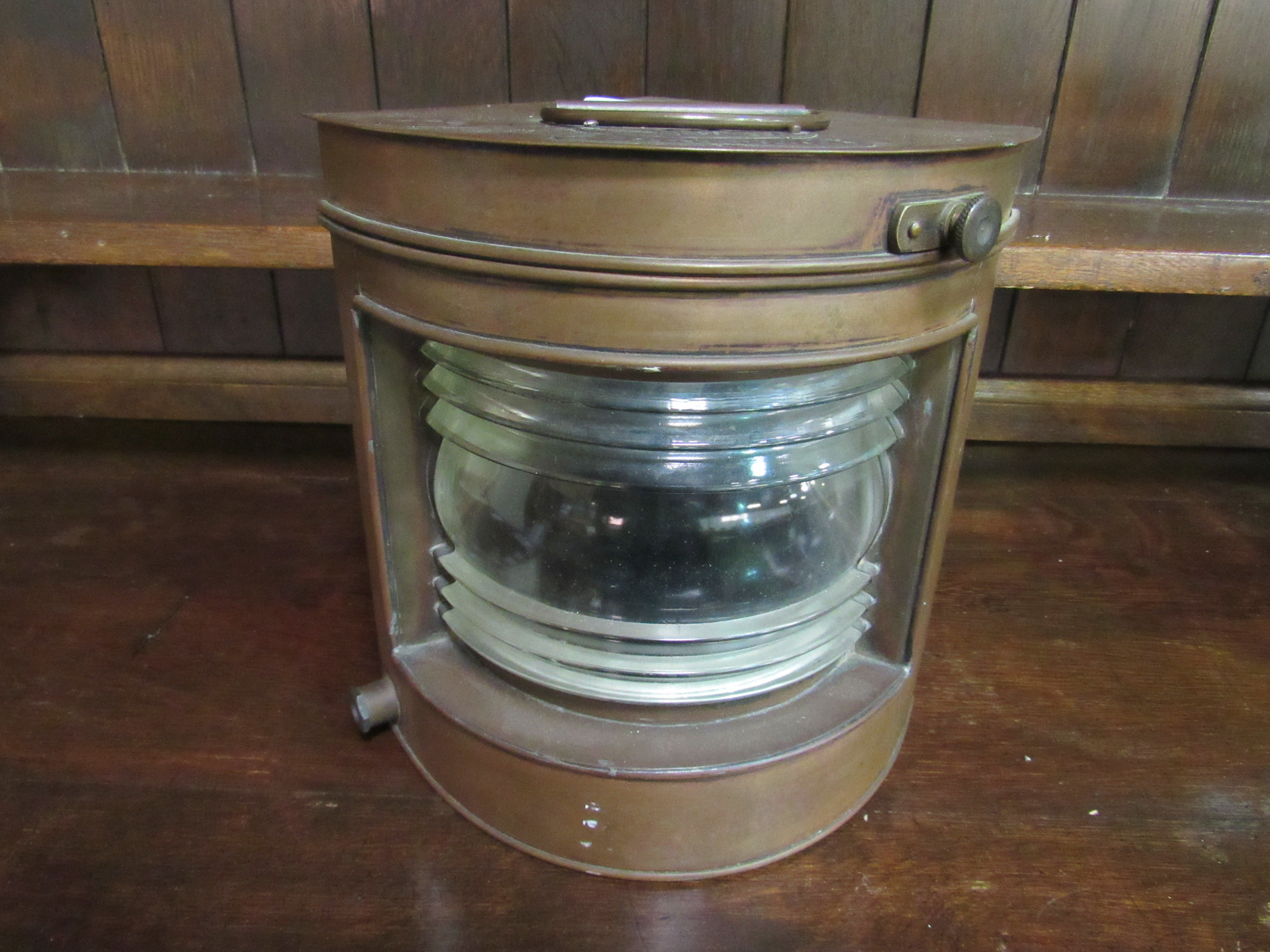 Tung Woo of Hong Kong copper starboard ship's light, Ref No: EB1840. Estimate £30-50.