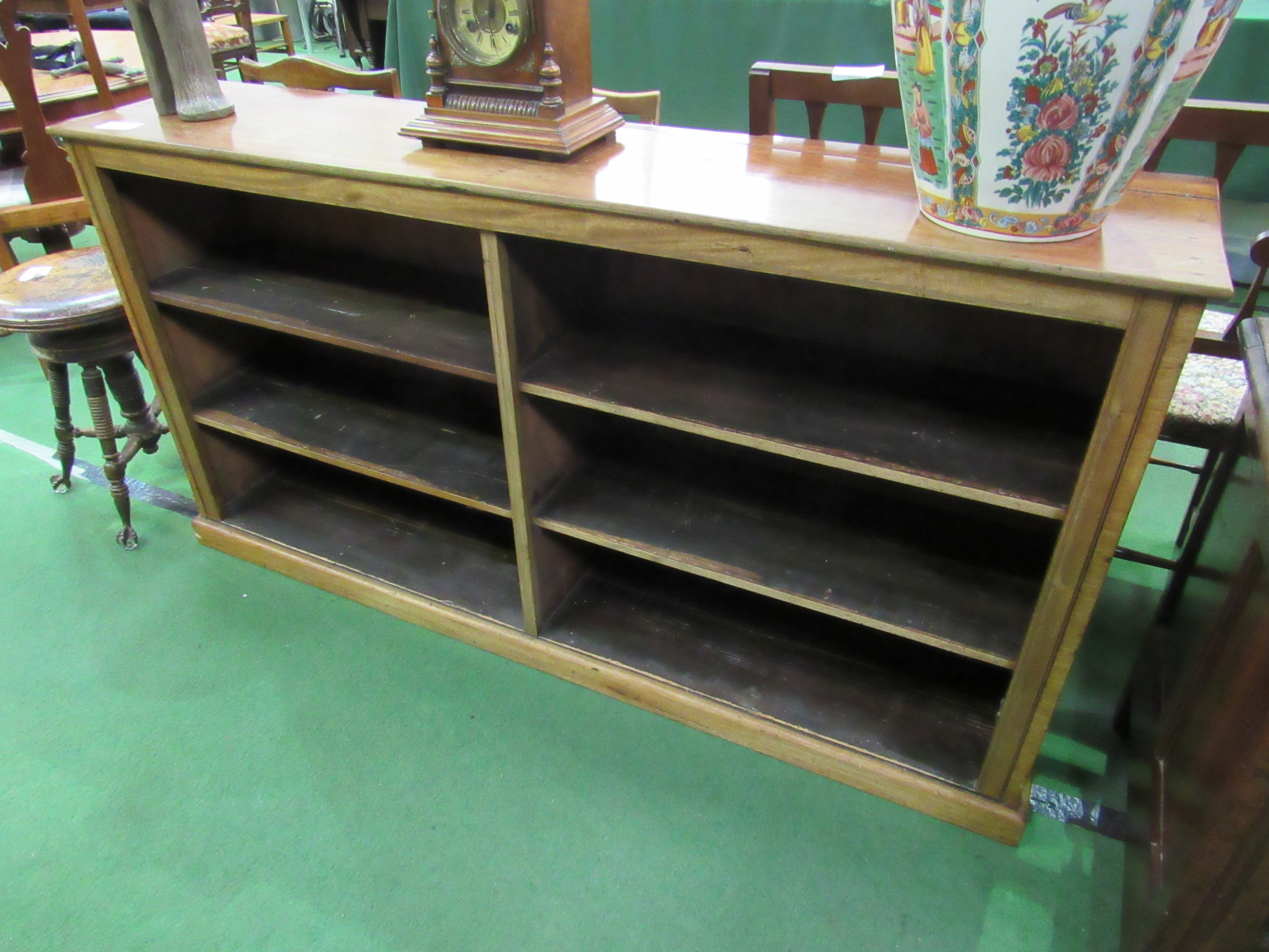 Mahogany open bookshelves, 156 x 34 x 80cms. Estimate £50-80.