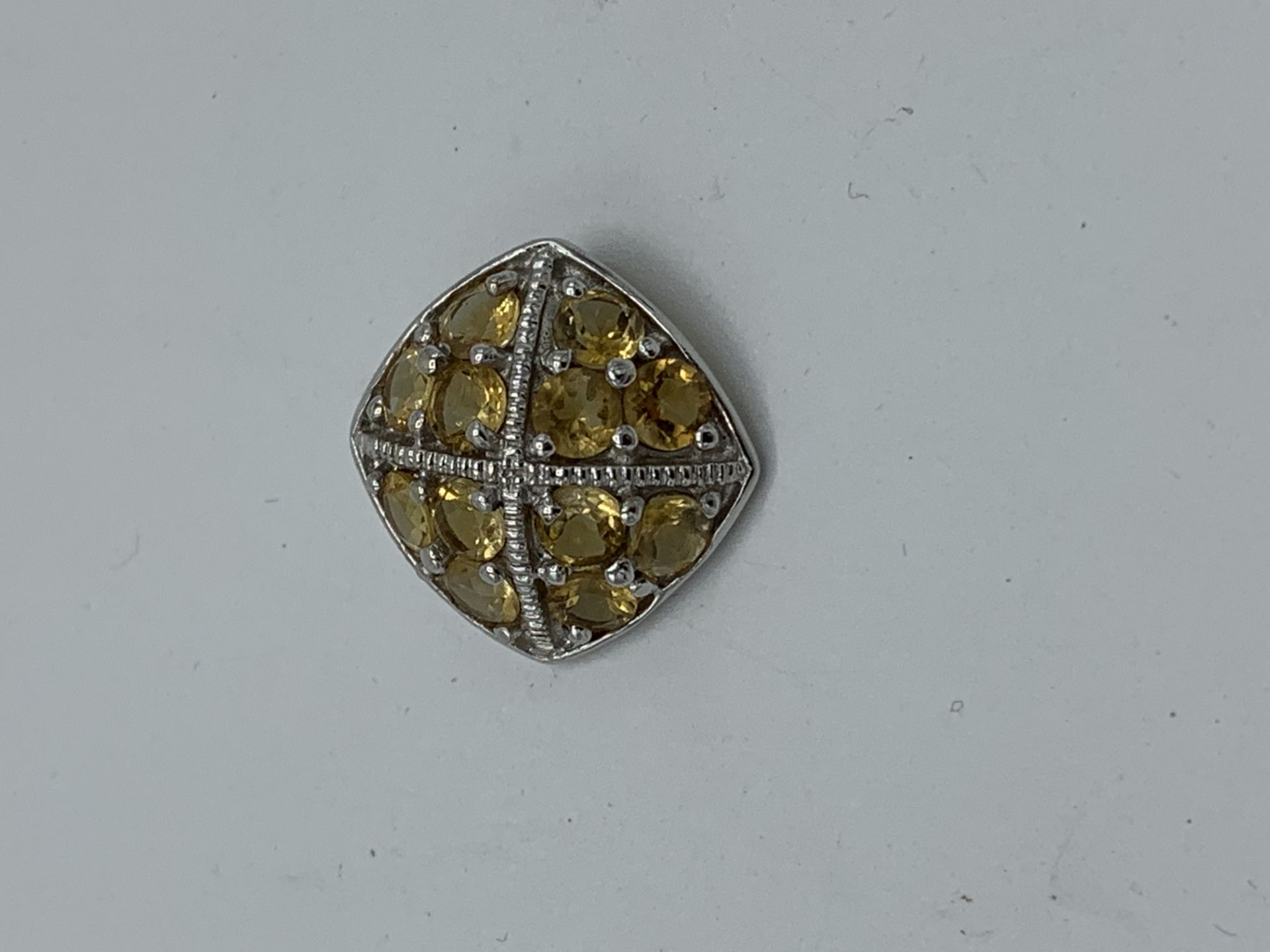 9ct white gold citrine pendant with certificate. Estimate £30-40. - Image 2 of 4