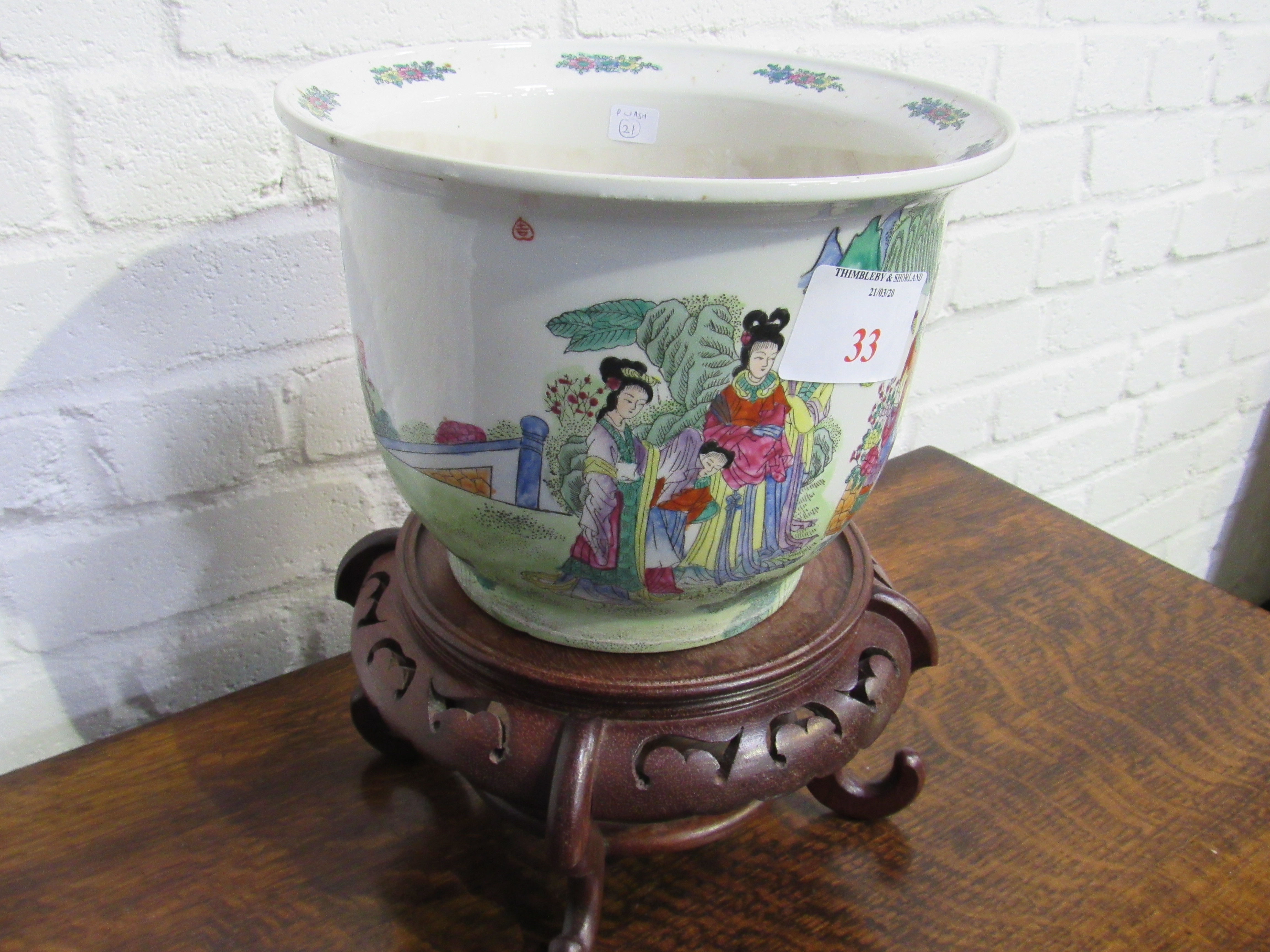Large round Chinese Famille Verte fish bowl or Jardinière on ornate wood stand. Estimate £30-50. - Image 3 of 3