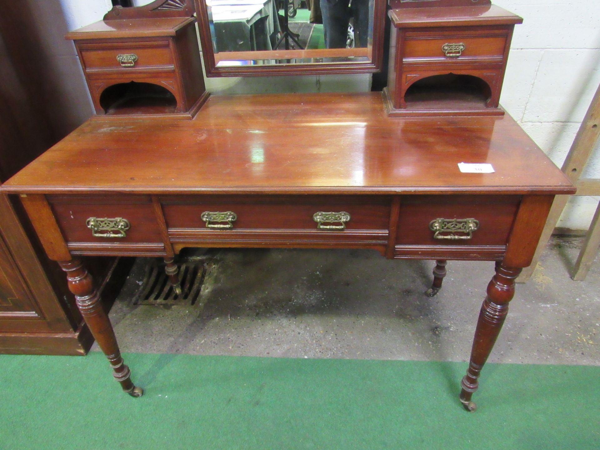 Mahogany dressing table with three frieze drawers, mirror flanked by two small cabinets, turned legs - Image 2 of 3